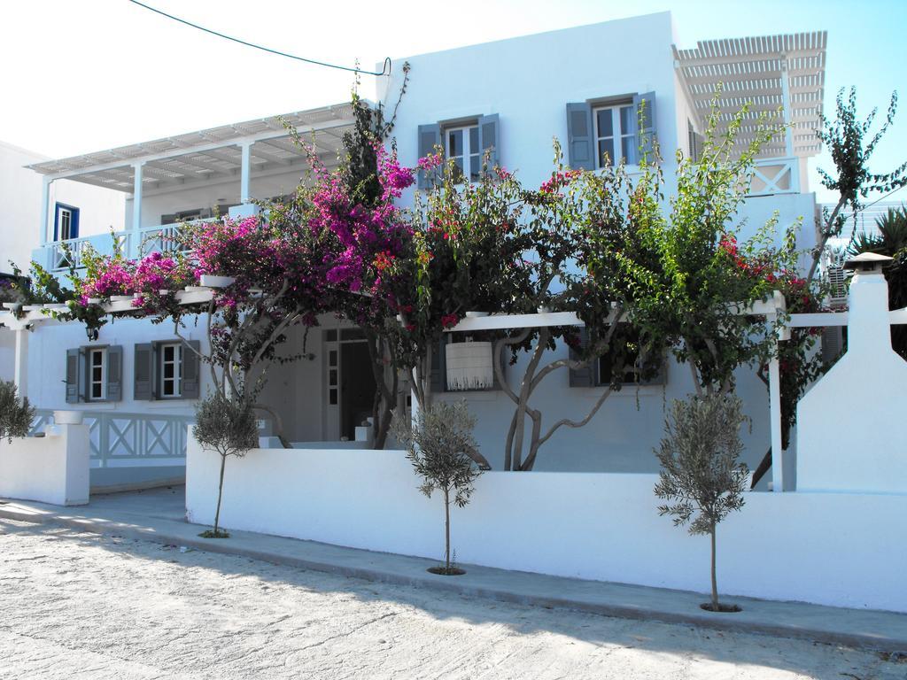 Milos Bay Suites Adamantas  Exterior photo