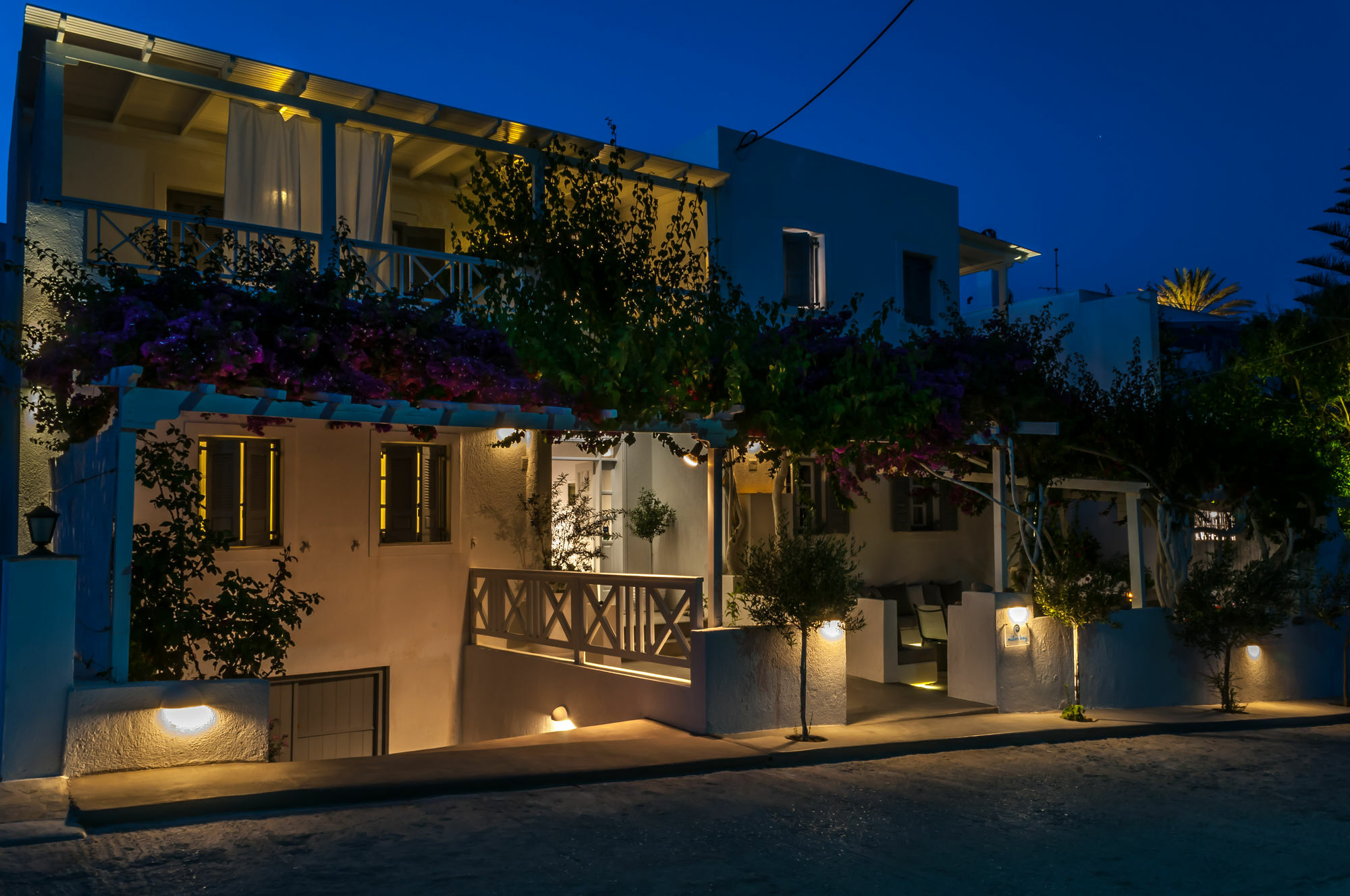 Milos Bay Suites Adamantas  Exterior photo